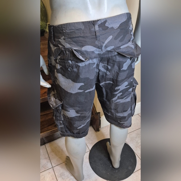 Urban Heritage Black and Gray Camo Cargo Shorts - Picture 2 of 11